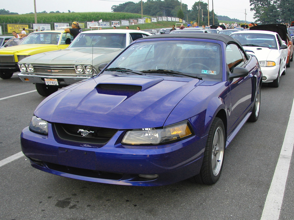 Gin Yum's Sonic Blue 2002 Mustang GT Convertible