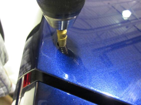 rtr-aluminum-rear-spoiler-black-install