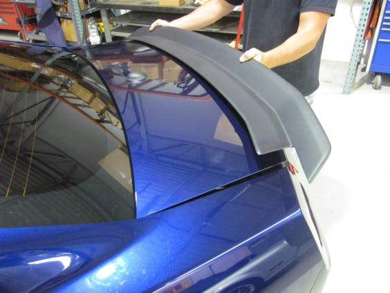 rtr-aluminum-rear-spoiler-black-install