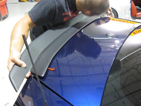 rtr-aluminum-rear-spoiler-black-install