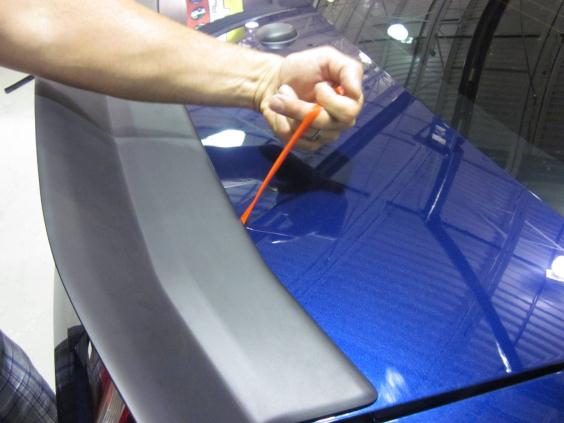 rtr-aluminum-rear-spoiler-black-install