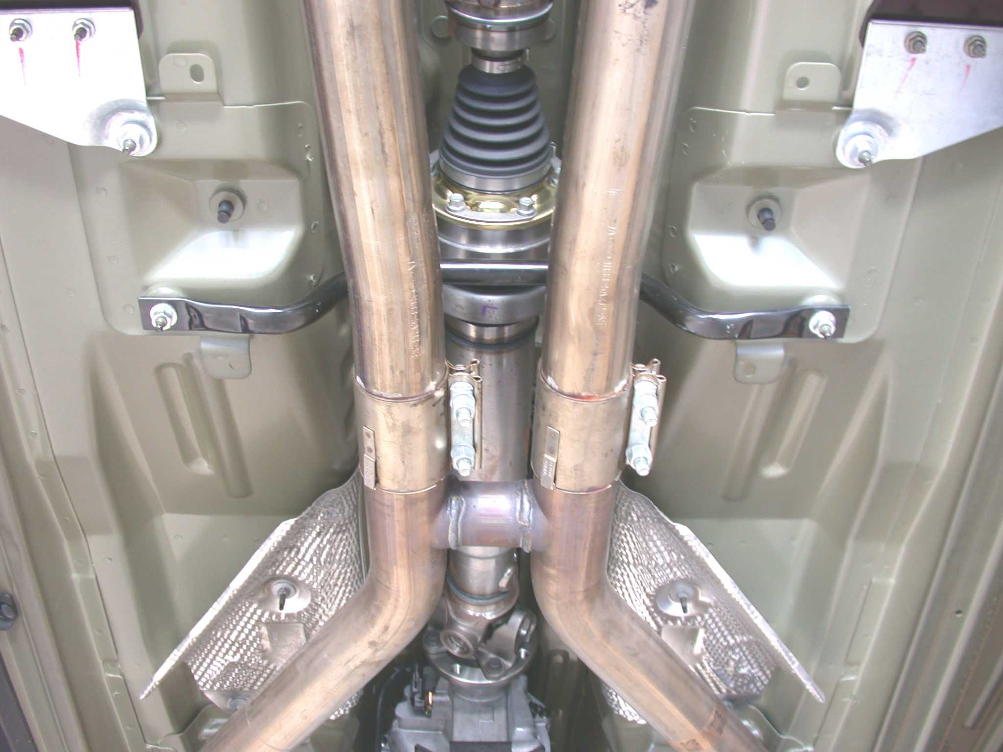 borla-touring-axle-back-exhaust-05-09-gt