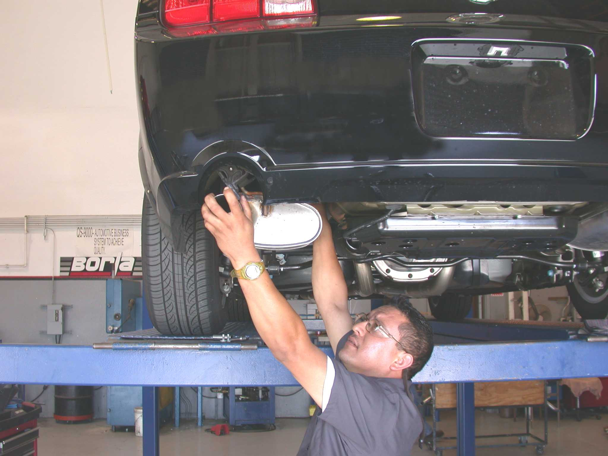 borla-touring-axle-back-exhaust-05-09-gt