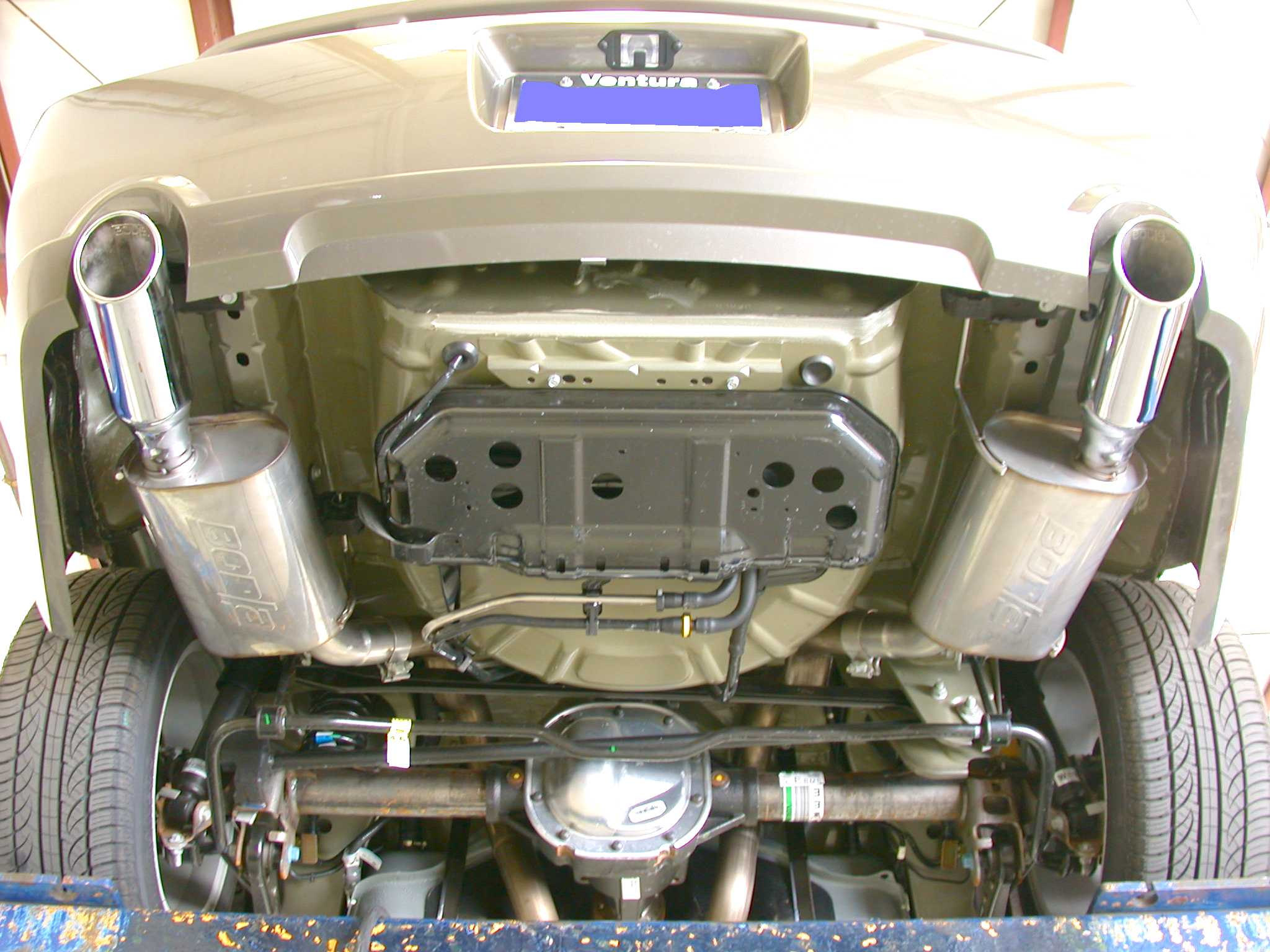 borla-touring-axle-back-exhaust-05-09-gt