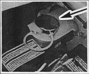chrome-windshield-washer-reservoir-cap-cover-86-95-5.0l-96-97-4.6l