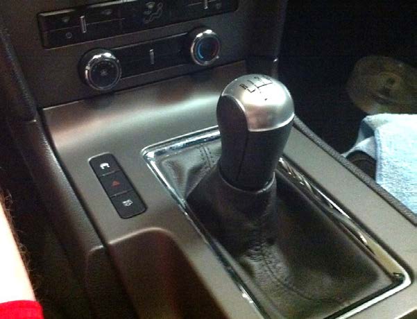 retro-style-6-speed-shift-knob-white-11-13-all
