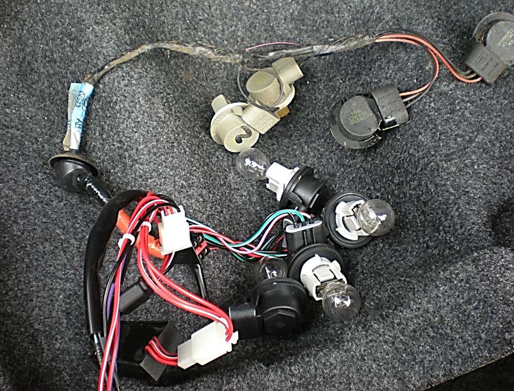 raxiom-sequential-tail-light-kit-plug-in-96-04-all-excludes-99-01-cobra