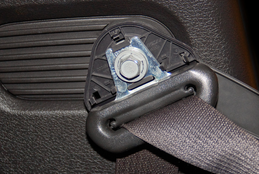 corbeau-seat-belt-harness-bar-coupe-05-12-all